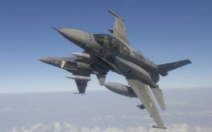 F16