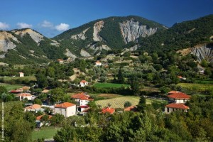Η Αγία Παρασκευή, το χωριό της οικογένειας Παπαστράτου