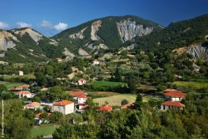 Η Αγία Παρασκευή, το χωριό της οικογένειας Παπαστράτου