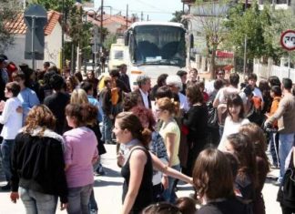 Πέφτει χρήμα σε Περιφέρειες και Δήμους για τη μεταφορά των μαθητών