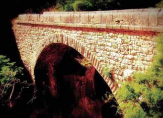 Το Γεφύρι της Κλεπάς : η πύλη της Ευρυτανίας προς την Αιτωλία