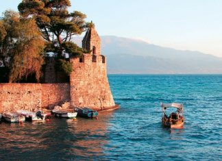 Ναύπακτος: Νησί και κάστρο μαζί