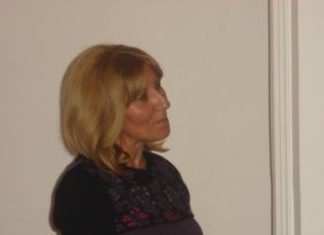 Σε αντίθεση με μερικές και μερικούς μπλαζέ τύπους
