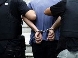 45χρονος στο Αγρίνιο απείλησε με κυνηγετικό όπλο τρεις ανήλικες Ρομά
