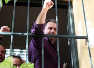 Της φυλακής τα σίδερα είναι για τους λεβέντες