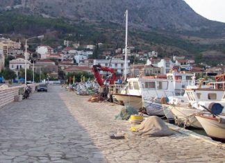 Διαμαρτύρονται για την περίφραξη του λιμανιού του Αστακού