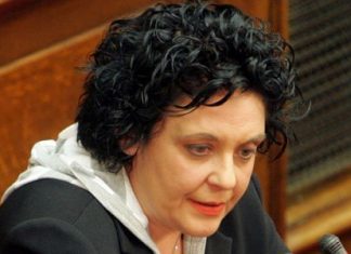 Η Κανέλλη καταγγέλλει ΜΚΟ στη Βόνιτσα και τον υποψήφιο δήμαρχο του ΣΥΡΙΖΑ