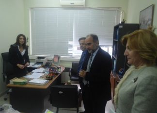 Μόνο ο Κατσιφάρας βλέπει ανάκαμψη