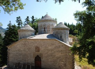 H προσπάθεια αναστήλωσης του πεντάτρουλου ναού του Αγίου Γεωργίου εξ Ιωαννίνων ανάμεσα σε Αμβρακιά και Αργυρό Πηγάδι