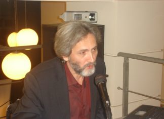 Ο Γιάννης Καλπούζος παρουσιάζει στο Βιβλιοτρόπιο την “Ουρανόπετρα”