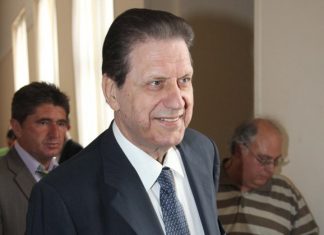 Το βιβλίο του Πολύδωρα και το “κράξιμο” στον Στουρνάρα