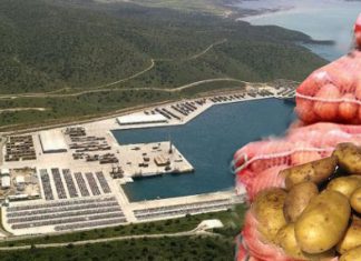 Oι εργαζόμενοι στο Πλατυγιάλι διαμαρτύτονται για τον αποκλεισμό του λιμανιού από την πατάτα