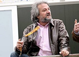 Γερός ο Κομπότης στα εντός… χάρις τα κοράκια