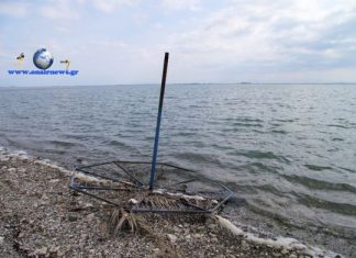 Εικόνες εγκατάλειψης στην παραλία της Αγίας Τριάδας στο Μεσολόγγι