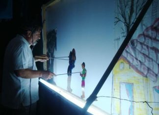 Παράσταση καραγκιόζη στο 5ο Γυμνάσιο Αγρινίου