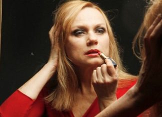 “ΝΙΝΑ 2” της Κάτιας Σπερελάκη στο Μικρό Θέατρο