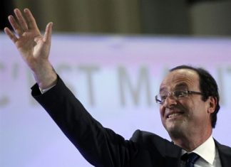 Ο Ολάντ έμεινε ενθουσιασμένος επειδή μιλάμε γαλλικά. Και που να ακούσει τα άλλα τα «γαλλικά» μας