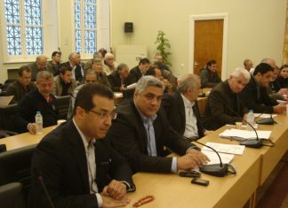 Συσπειρώνονται γύρω από τον Παπαναστασίου