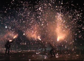 Εντυπωσιακά και πάλι τα Χαλκούνια στο Αγρίνιο