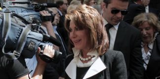 Η αναβολή της επίσκεψης της Γιάννας έφερε φήμες ακόμη και για τις Γιορτές Εξόδου