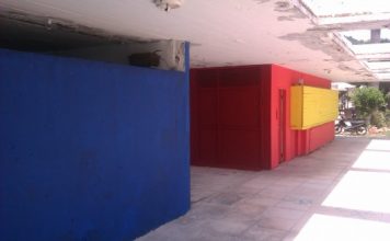 Διατηρητέο και… πολύχρωμο το κτίριο της Πλαζ στην παραλία της Ψανής