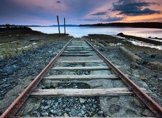 Ανήκουμε στο πουθενά ;