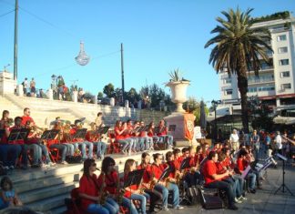 Το βίντεο από την εμφάνιση της Φιλαρμονικής του Δήμου Αγρινίου στο Σύνταγμα