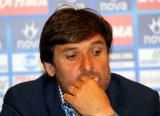 Κοιτάει Καραγεωργίου ο Κωστούλας