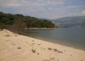 Παράνομες αμμοληψίες στην λίμνη Αμβρακία