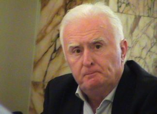 Μπλέχτηκαν οι εργολαβίες