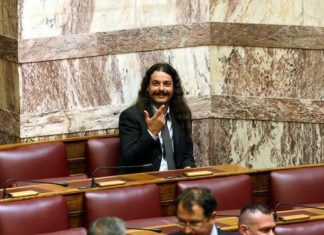 Ο spartan Μπαρμπαρούσης και ο Βatman Δένδιας