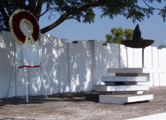 Μνημόσυνο τιμής και μνήμης για τους πεσόντες στα Καλύβια από την Π.Ε.Α.Ε.Α.