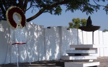 Μνημόσυνο τιμής και μνήμης για τους πεσόντες στα Καλύβια από την Π.Ε.Α.Ε.Α.