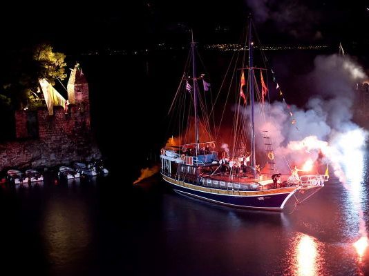 Η ΝΕΡΙΤ στη Ναυμαχία και ο ΣΥΡΙΖΑ σε αμηχανία…