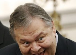 «Το ΠΑΣΟΚ χρειάζεται νέα ηγεσία», λέει ο Μωραΐτης – Βαγγέλη άκουσες τα νέα;