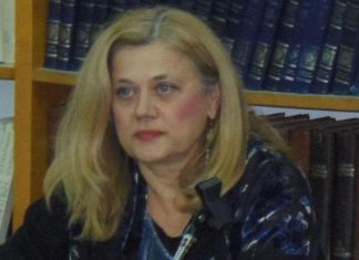 Συζήτηση στο Βιβλιοτρόπιο με την Ελένη Πριοβόλου για την καλλιέργεια της φιλαναγνωσίας