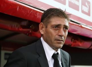 Επιμένουν στο θέμα προπονητή