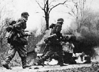 Φόρος τιμής στους ήρωες του Καλπακίου