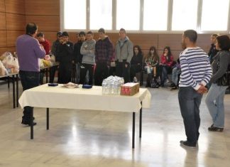 Μαθήματα Αλληλεγγύης στους μαθητές από το Εργατικό Κέντρο Ναυπακτίας