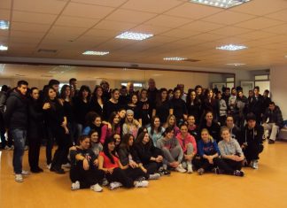 Κατέπληξαν οι μαθητές του 3ου ΓΕΛ Αγρινίου με τα «Χοροπατήματα της Αιτωλοακαρνανίας»