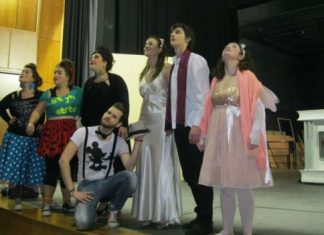 Η Σταχτοπούτα στο Παπαστράτειο από την παιδική σκηνή Ροντίδη