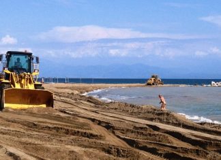 Ολοκληρώθηκε η πρώτη φάση της αποκατάστασης της παραλίας Τουρλίδας