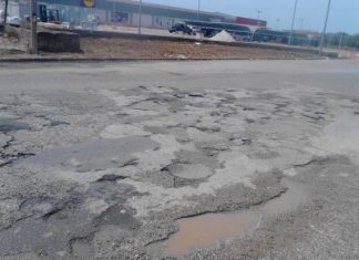 Γεμάτος λακκούβες ο δρόμος για Αβόρανη