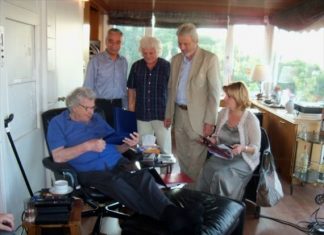 Εκπρόσωποι της Ναυπάκτου στον Μίκη Θεοδωράκη