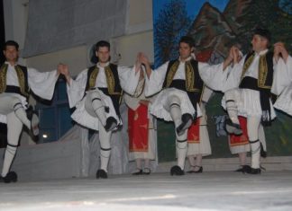 Το γλέντησαν στην τελετή λήξης για τις «Ρίζες»