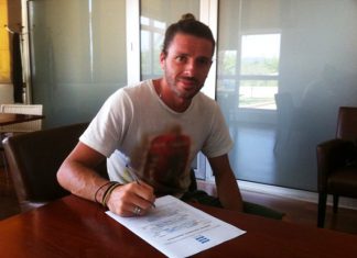 Ανανέωσε και ο Γιώργος Κούσας