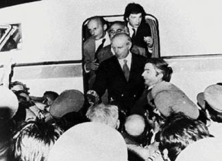 Το φως της Δημοκρατίας πάντα θα τρεμοπαίζει