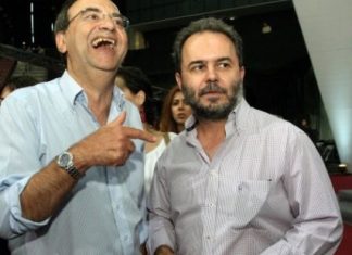 Αυτός κυβερνάει τη χώρα !