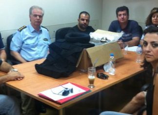 Αλεξίσφαιρα προσφέρουν οι αστυνομικοί στους… εαυτούς τους στο Αγρίνιο