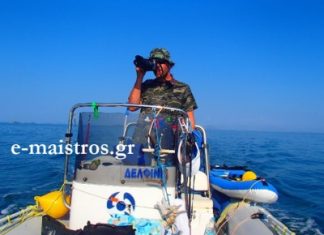 Μια εθελοντική ομάδα παρακολουθεί και καθαρίζει τον Αμβρακικό